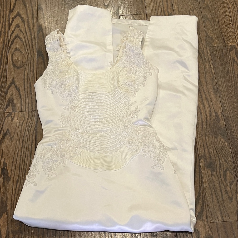 Mon Cheri vintage white satin bridal gown maxi with pearl embellishments - Picture 7 of 8